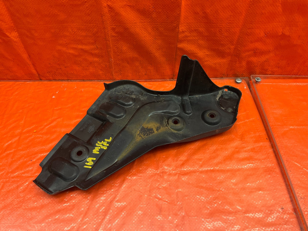 08 10 INFINITI G37 2D COUPE   SPLASH SHIELD REAR UNDER COVER RIGHT   OEM #1690