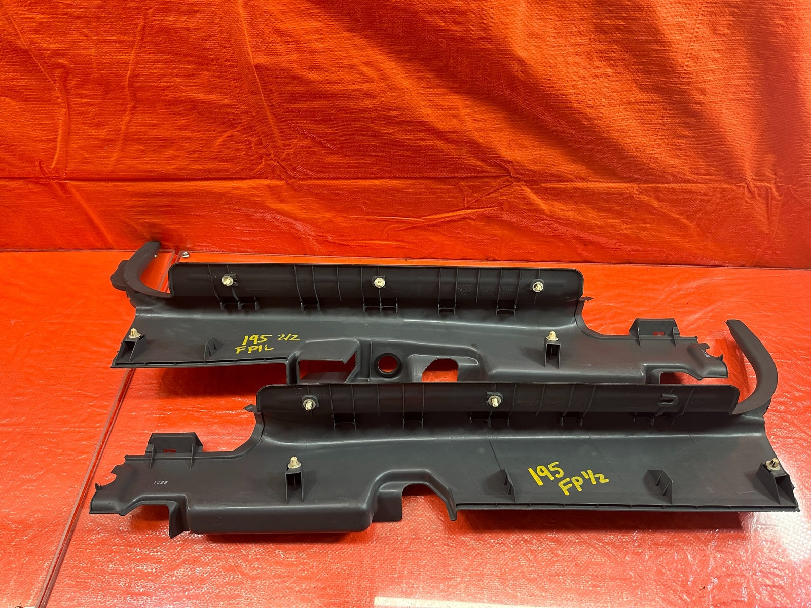 96 00 HONDA CIVIC SEDAN  LEFT AND RIGHT FRONT FLOOR PILLARS SCUFF PLATES OEM 19515