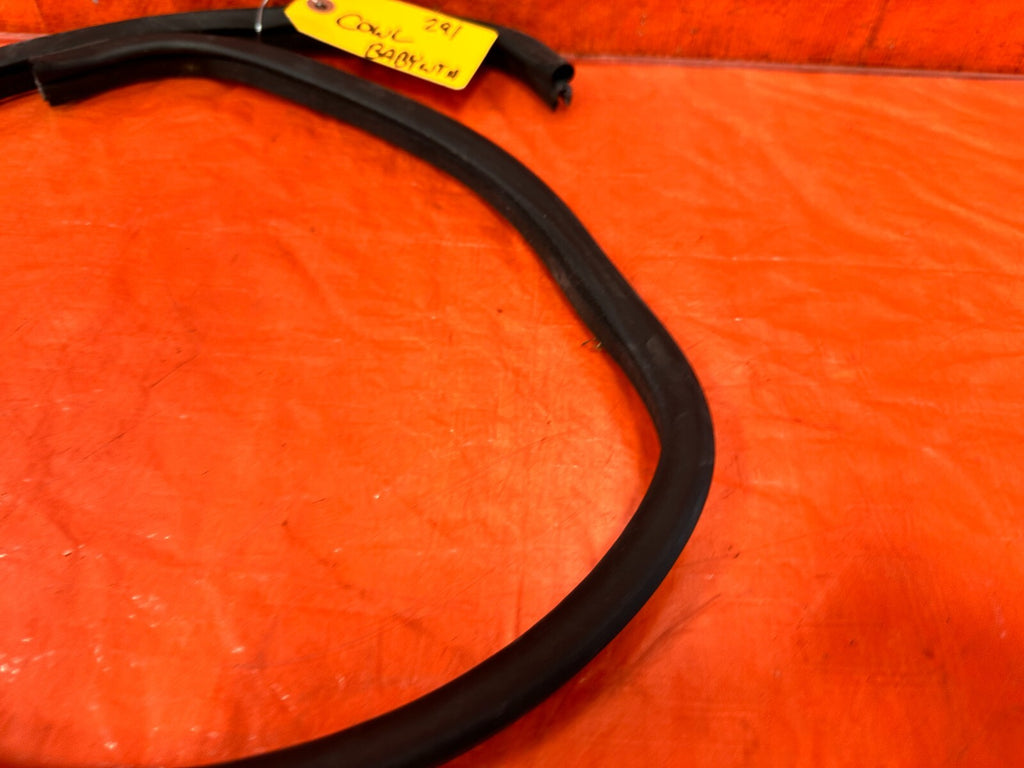 04 08 ACURA TSX   WINDSHIELD WIPER COWL WEATHER STRIP RUBBER GASKET OEM #2915