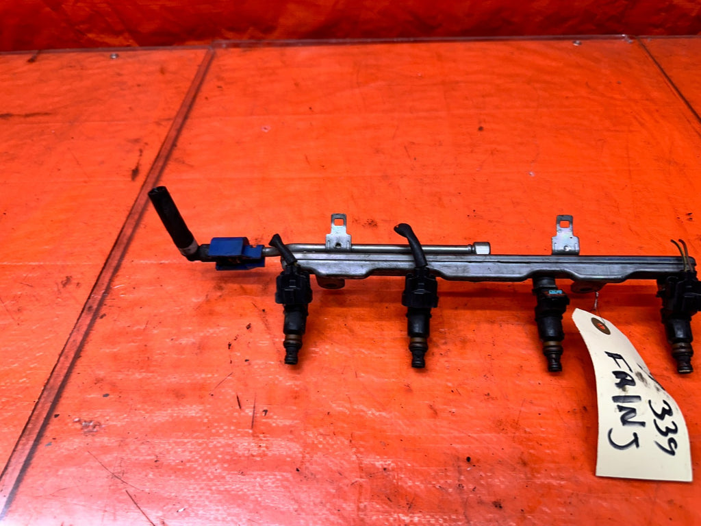 04-05 ACURA TSX 2.4L K24A2 FUEL RAIL WITH INJECTORS ASSEMBLY OEM #33910