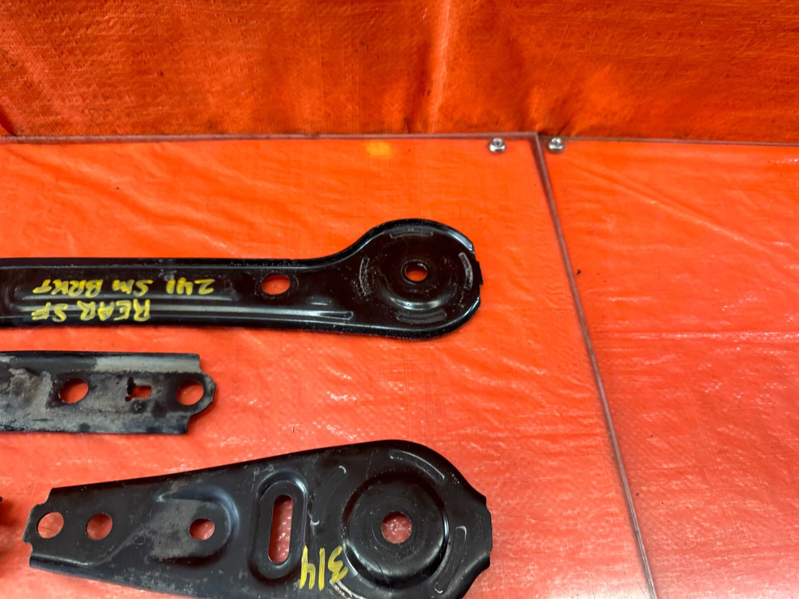 13 17 HONDA ACCORD SEDAN   REAR SUB FRAME CROSSMEMBER MOUNTING BRACKETS OEM 2412