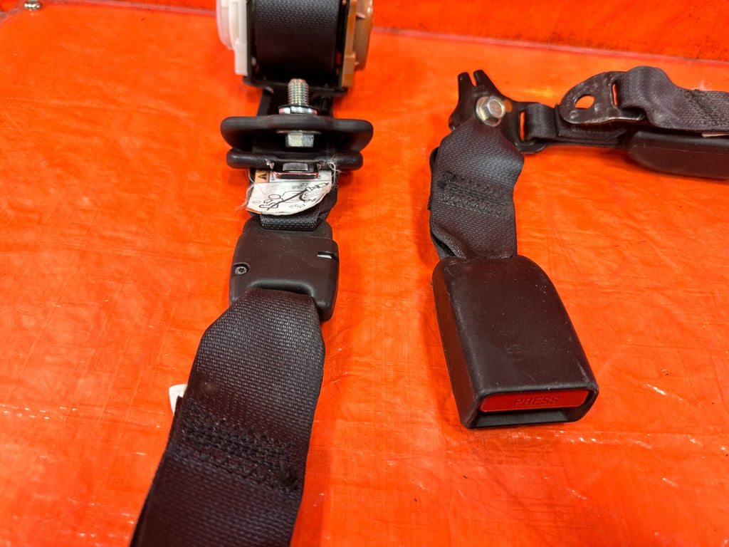 2013 13 SUBARU WRX STI WAGON REAR SEAT BELT SET LEFT & RIGHT SEAT BELTS OEM 28310