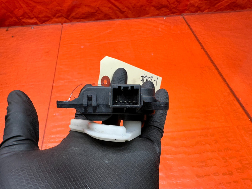 13 16 HYUNDAI GENESIS   RECIRCULATING BLEND DOOR ACTUATOR MOTOR H40073 0880 6B135