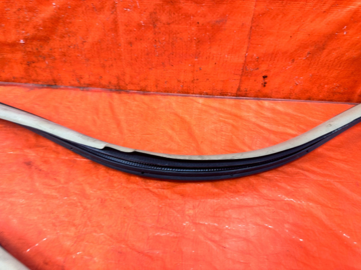 04-08 ACURA TSX - LEFT FRONT - DOOR TO CHASSIS WEATHER STRIP OPEN TRIM OEM #30414