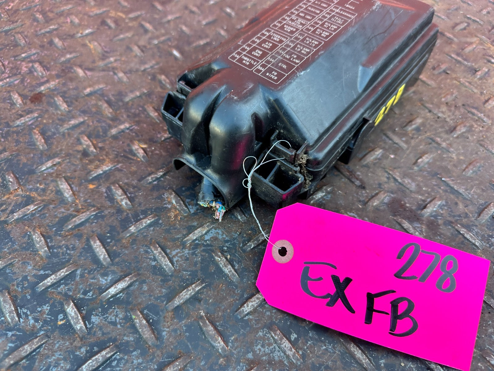 12 15 INFINITI G37 COUPE   EXTERIOR ENGINE BAY UNDER HOOD FUSE BOX PANEL OEM 2782