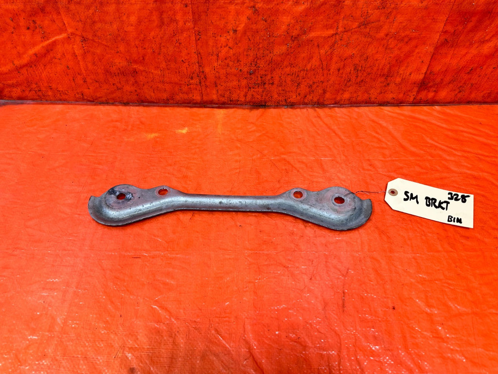 08 15 INFINITI G37 & Q60    2D COUPE   STREERING RACK MOUNTING BRACKET   OEM 3280