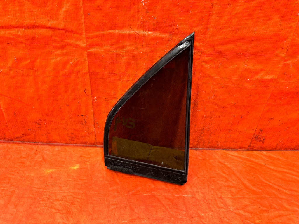 03 05 LANCER EVOLUTION EVO VIII IX 8 9   DRIVER LEFT REAR   DOOR VENT GLASS  1