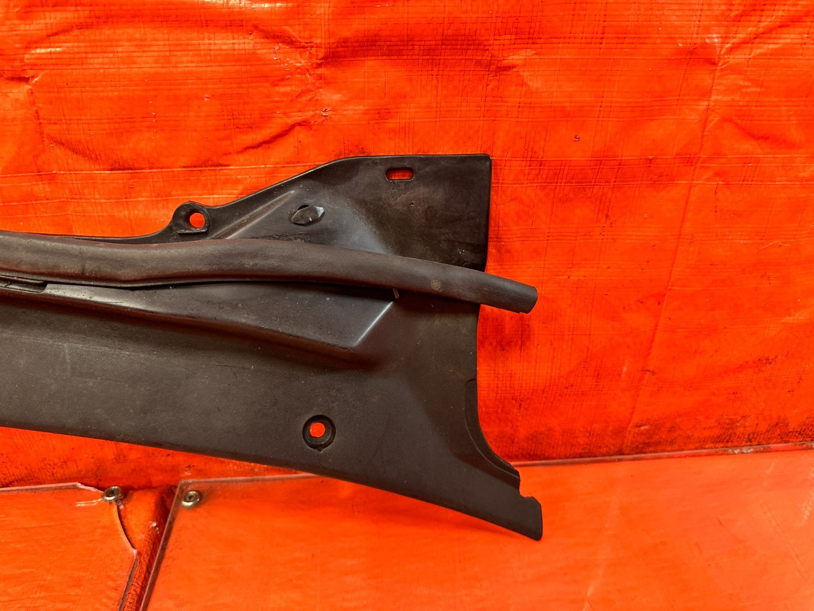 92 95 HONDA CIVIC   WINDSHIELD WIPER COWL TRIM PLASTIC   OEM FACTORY OE #3276