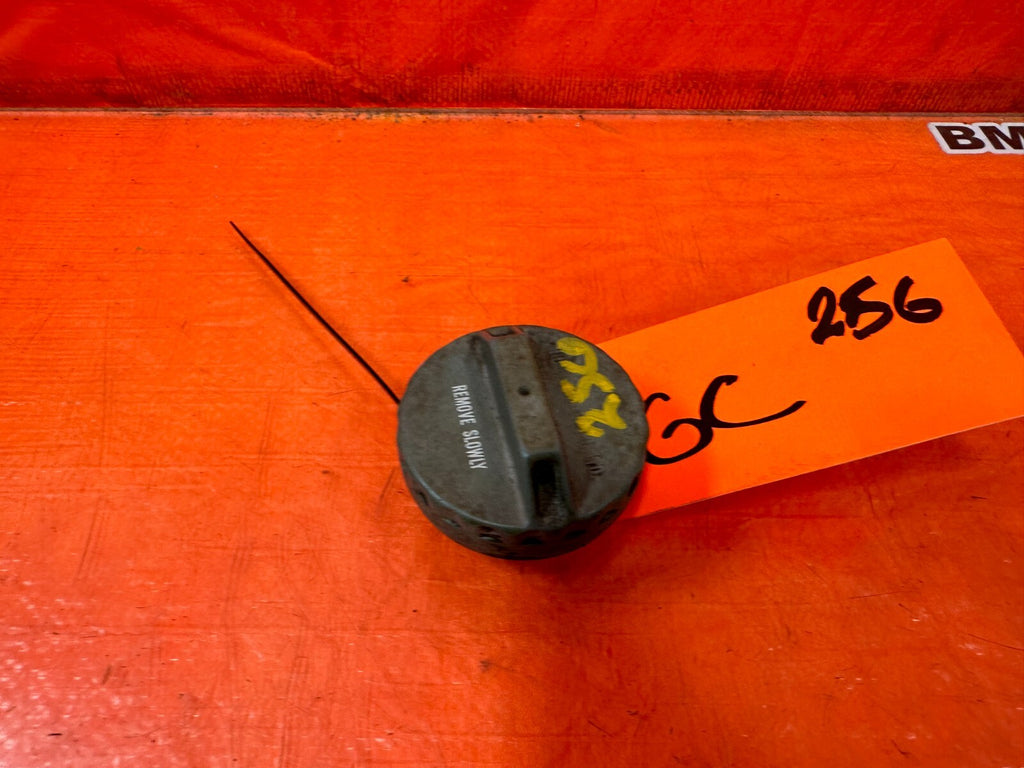 HONDA GAS CAP   92 00 HONDA CIVIC   93 97 DEL SOL   94 01 INTEGRA 97 01 CR V 2565