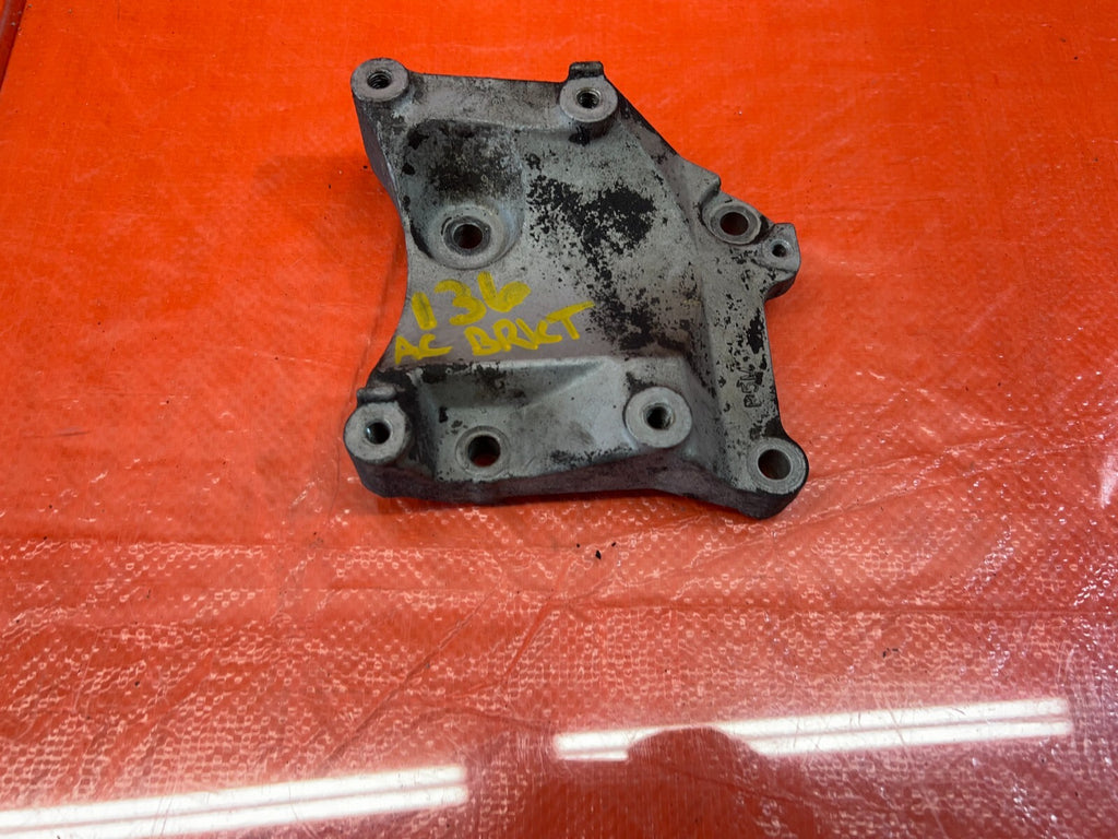 97 01 HONDA PRELUDE BASE & SH   H22A4 HVAC AC MOUNTING BRACKET OEM FACTORY 136 13