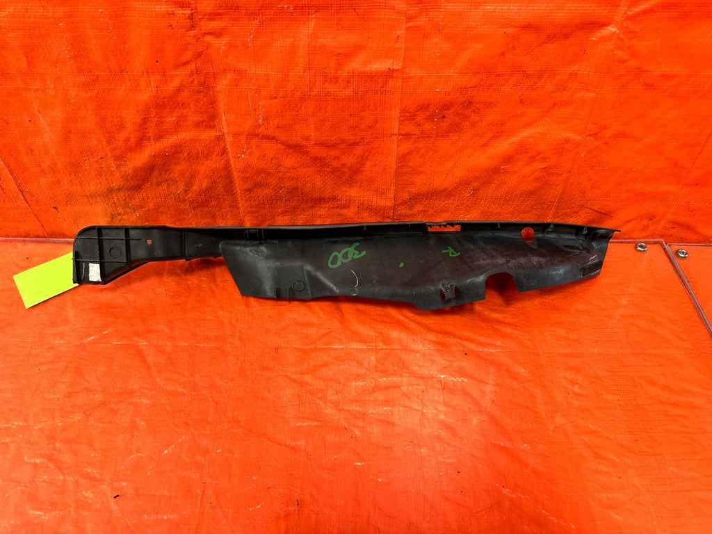 06 11 HONDA CIVIC SI   UNDER HOOD FENDER TRIM   PASSENGER RIGHT SIDE   OEM 3001
