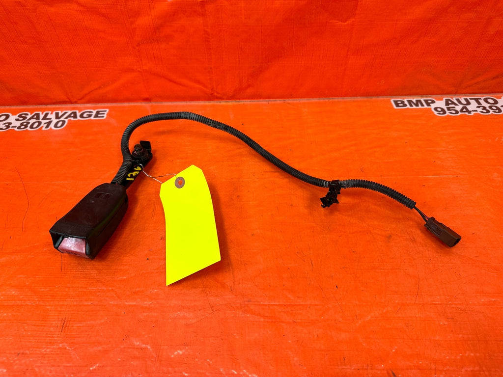 97 01 HONDA PRELUDE   DRIVER LEFT FRONT SEAT BELT CLIP BUCKLE   OEM FACTORY #1367