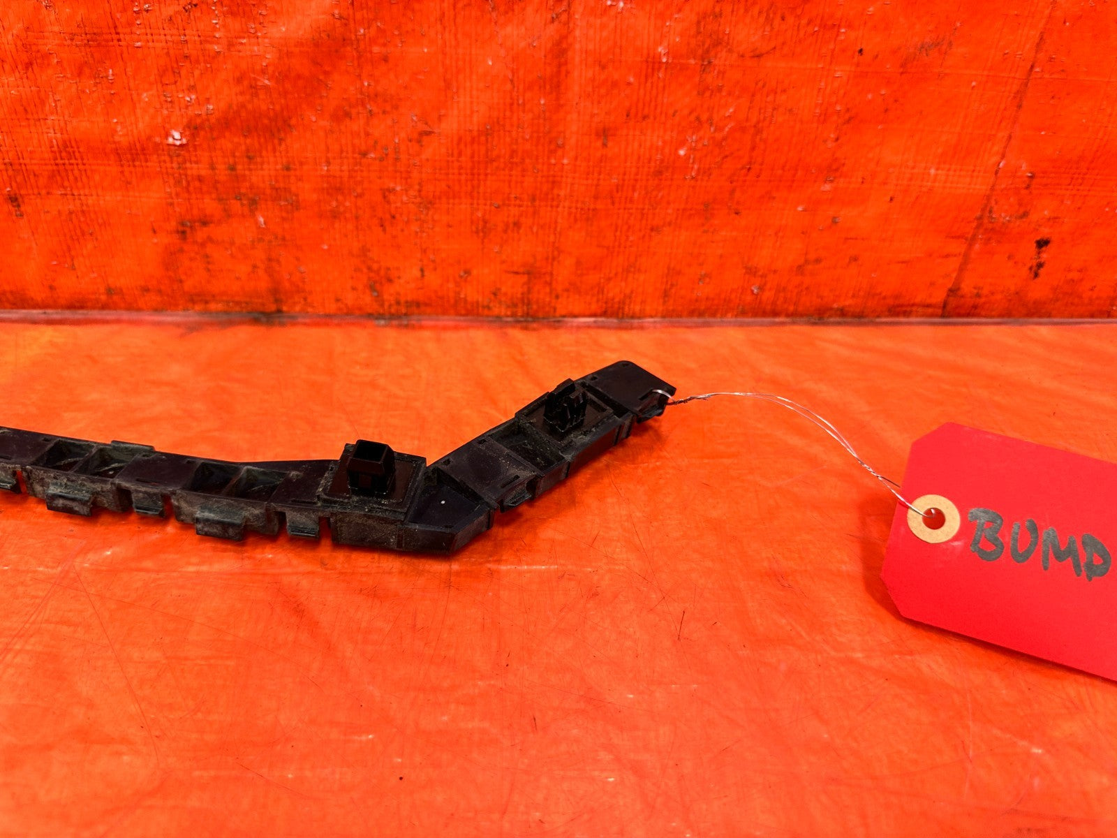 09 14 ACURA TSX   PASSENGER RIGHT REAR BUMPER RETAINER BRACKET CLIP   OEM #3053