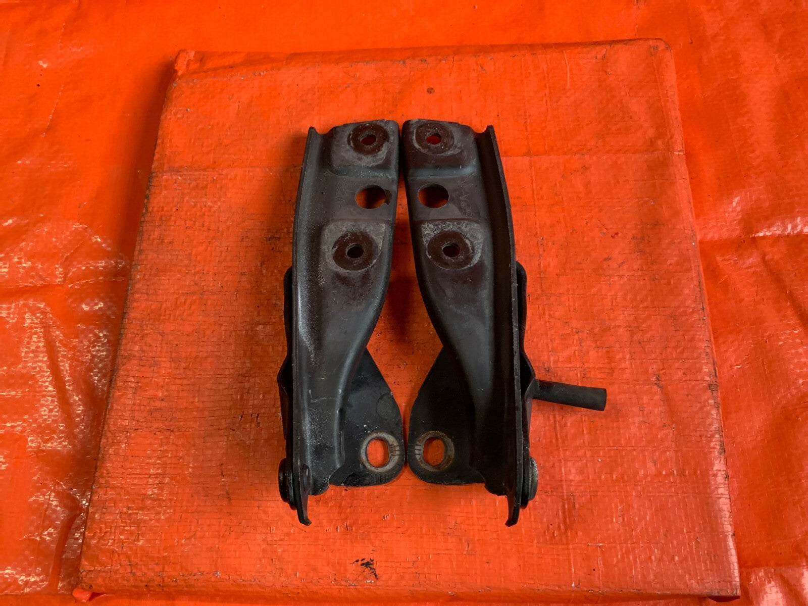OEM 2000 00 HONDA S2000   HOOD HINGE SET   BLACK   DRIVER LEFT PASSENGER RIGHT0