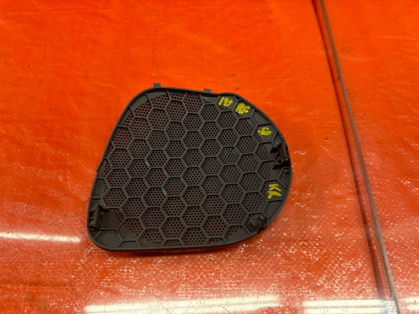 96 00 HONDA CIVIC SEDAN   PASSENGER RIGHT FRONT DOOR PANEL SPEAKER COVER OEM 1957