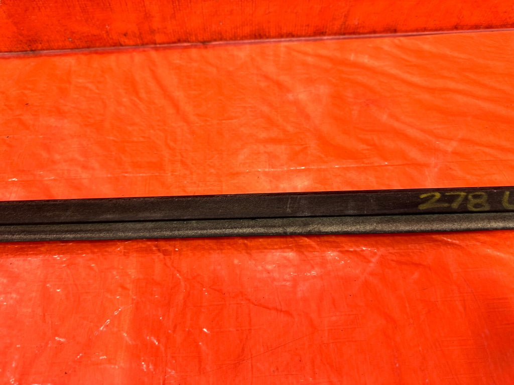 08 15 INFINITI G37 COUPE &   DRIVER LEFT EXTERIOR WINDOW GLASS TRIM OEM 2788