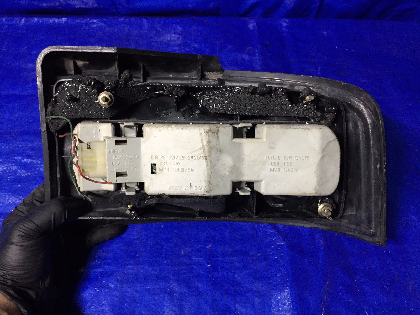 OEM 1992 1993 1994 1995 MAZDA PROTEGE DRIVER LEFT TAIL LIGHT PART # 220 616004