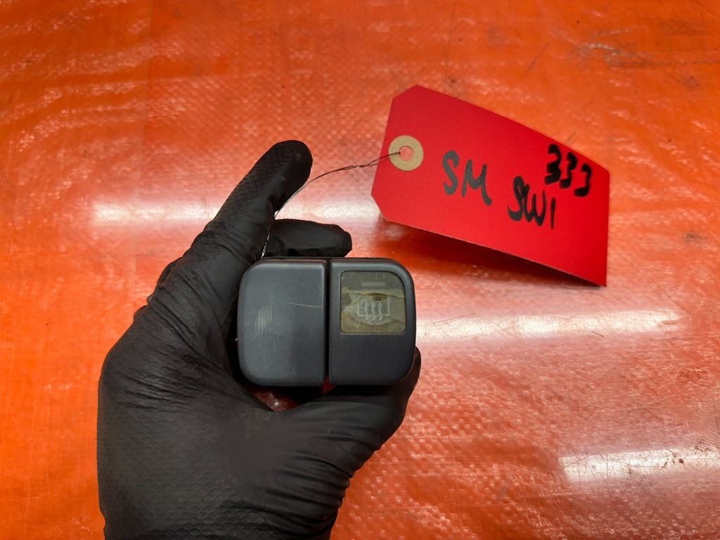 92 95 HONDA CIVIC EX 1.6L   REAR WINDOW DEFROST CONTROL SWITCH   OEM #3330