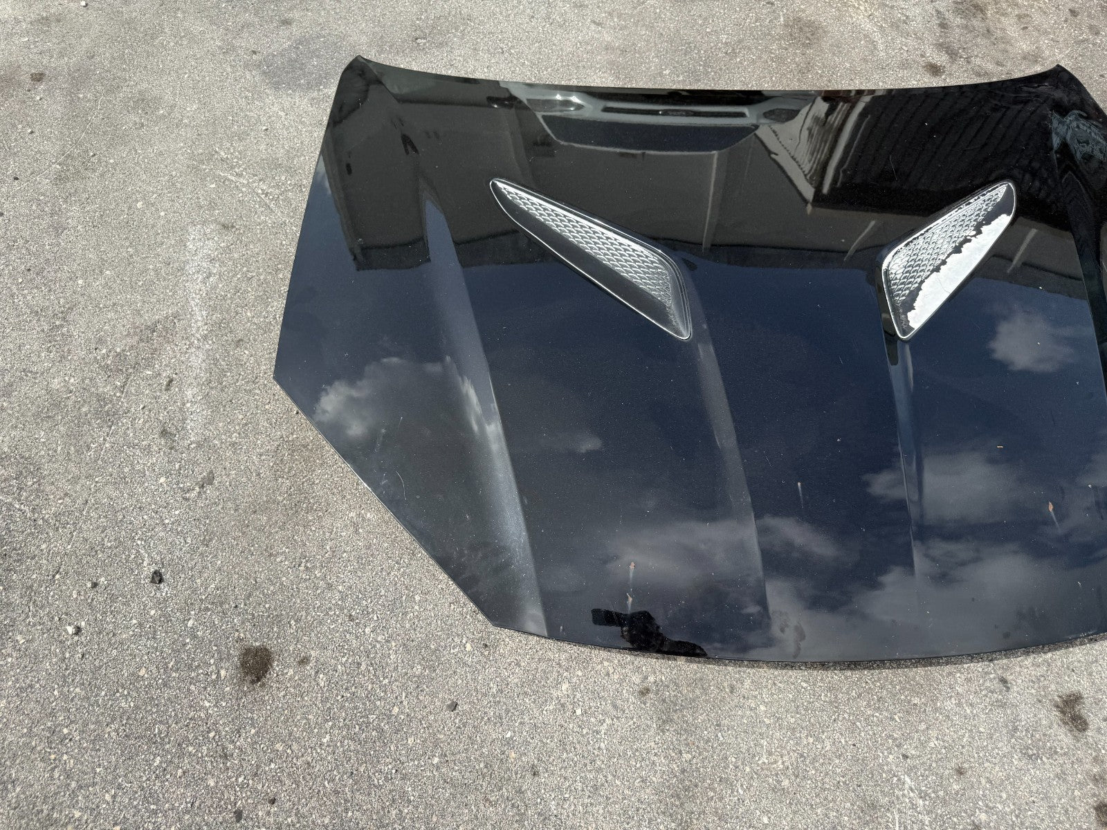 13 16 HYUNDAI GENESIS COUPE   HOOD / BONNETT ASSEMBLY   W/ ALL SCOOPS & TRIM OEM7