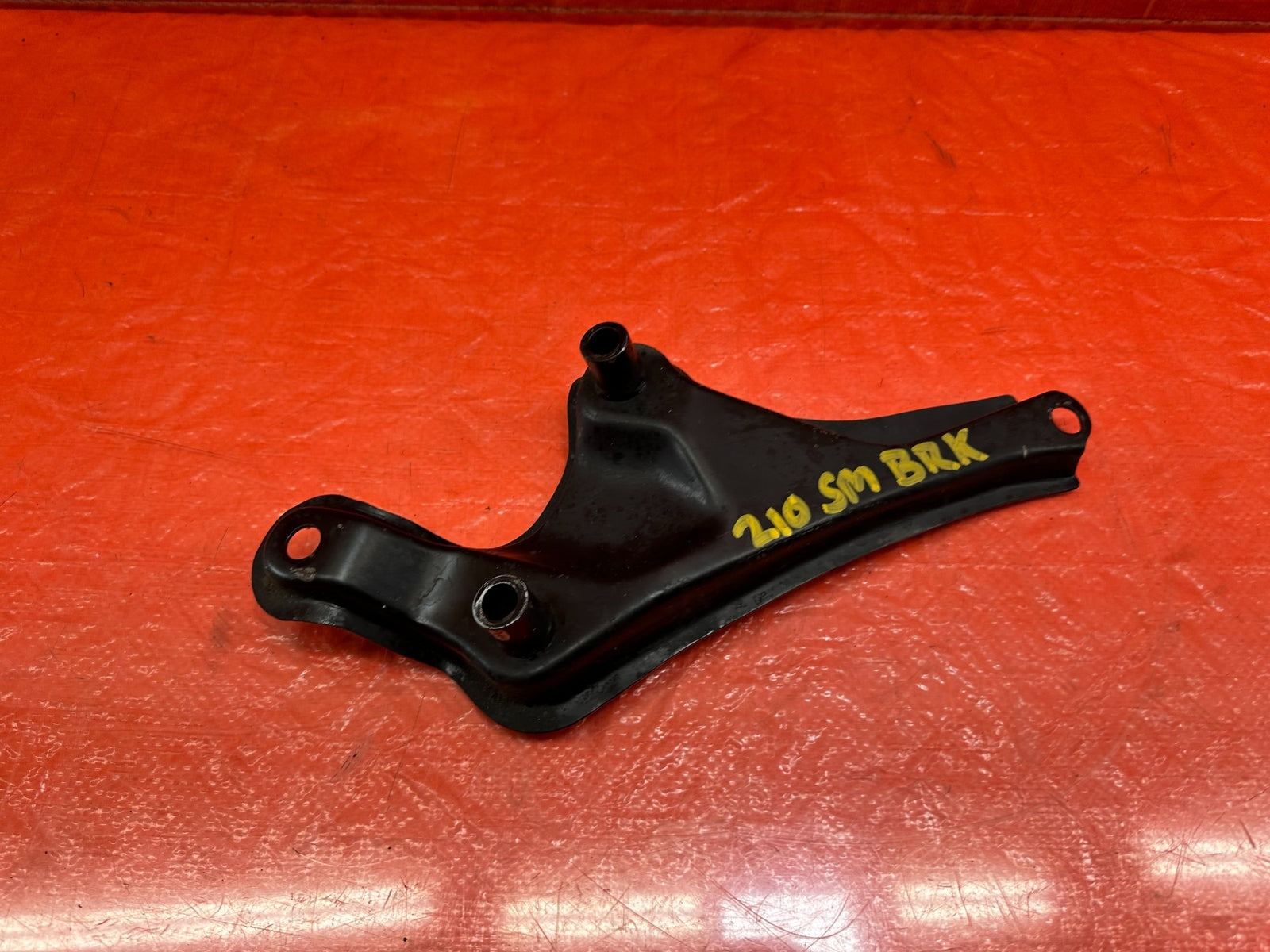 97 01 HONDA PRELUDE   LEFT   FRONT SUB FRAME STEERING RACK BRACKET STIFFENER 2100