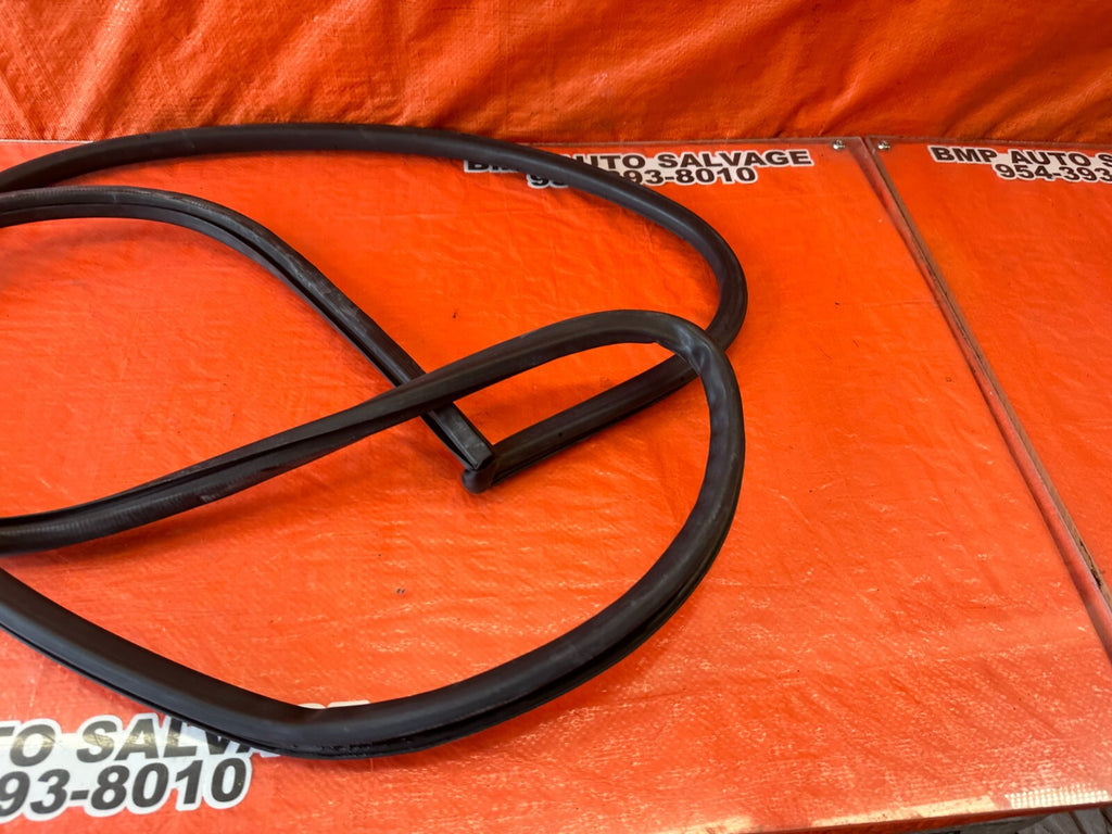 07 09 LEXUS ES350   CHASSIS TO DOOR OPEN TRIM GASKET DRIVER LEFT FRONT OEM #2444