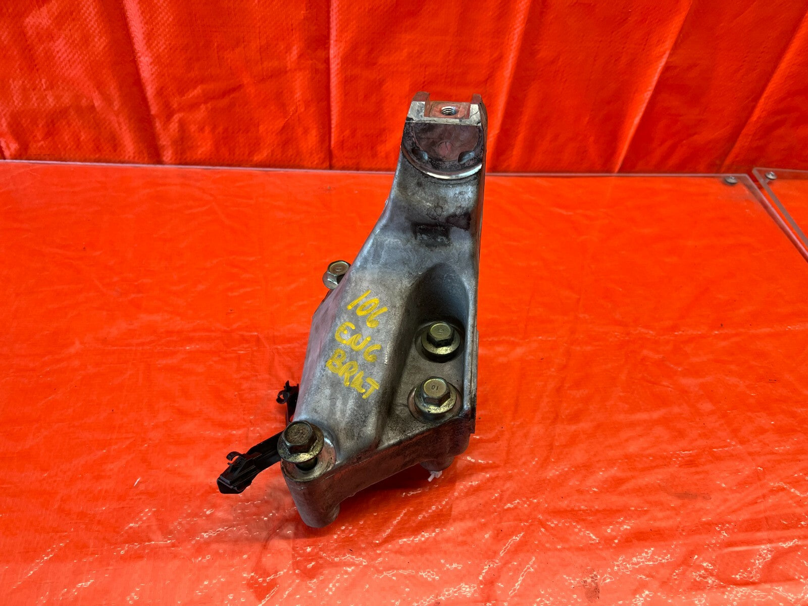 07 08 ACURA TL   ALUMINUM ENGINE MOTOR MOUNT BRACKET   REAR   OEM FACTORY #1060