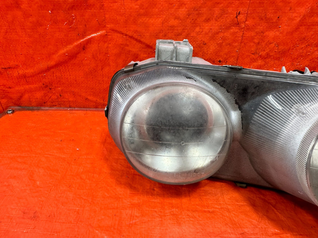 94 97 ACURA INTEGRA HEADLIGHTS HEADLAMPS   LEFT AND RIGHT HEADLIGHT SET OEM 3094