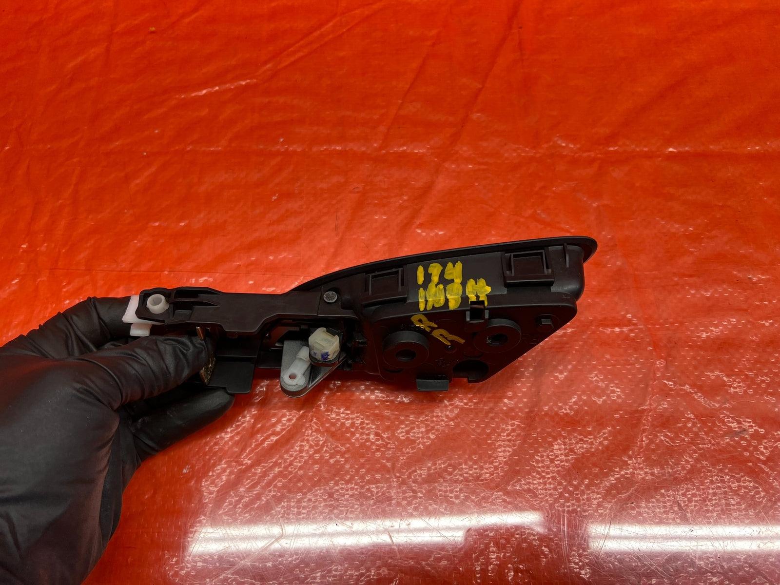 08 12 HONDA ACCORD SEDAN   PASSENGER RIGHT REAR   INTERIOR DOOR HANDLE   OEM 1748