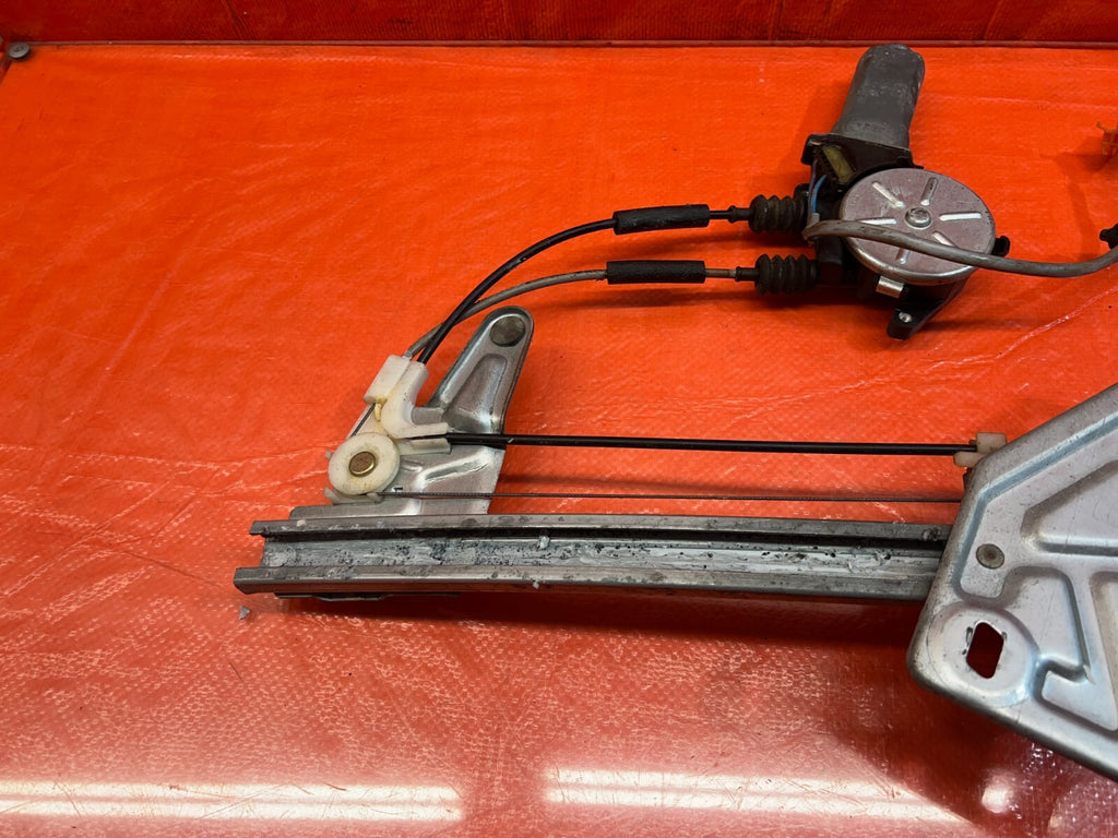 94 01 ACURA INTEGRA SEDAN PASSENGER RIGHT FRONT WINDOW REGULATOR MOTOR OEM #2284