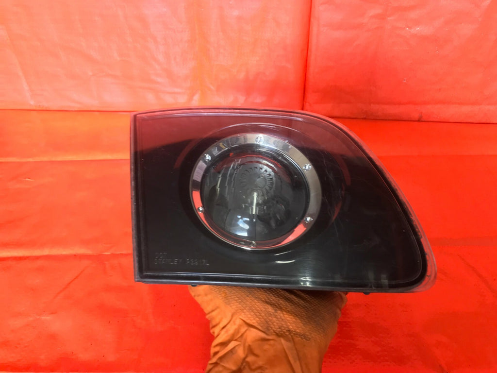 OEM 2004 2005 2006 MAZDA 3   SEDAN   DRIVER LEFT INNER TAIL LIGHT LAMP P3917L0