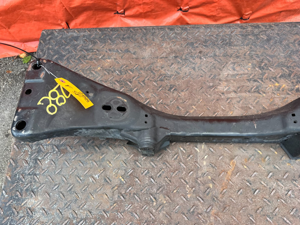 02 10 LEXUS SC430   FRONT SUBFRAME CROSSMEMBER SUB FRAME ENGINE CRADLE OEM 2889
