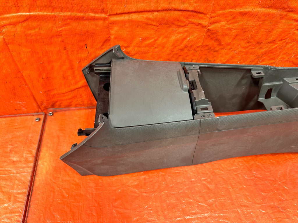 02 06 ACURA RSX   ARM REST CENTER CONSOLE ASSEMBLY   TAN IN COLOR   OEM #2123
