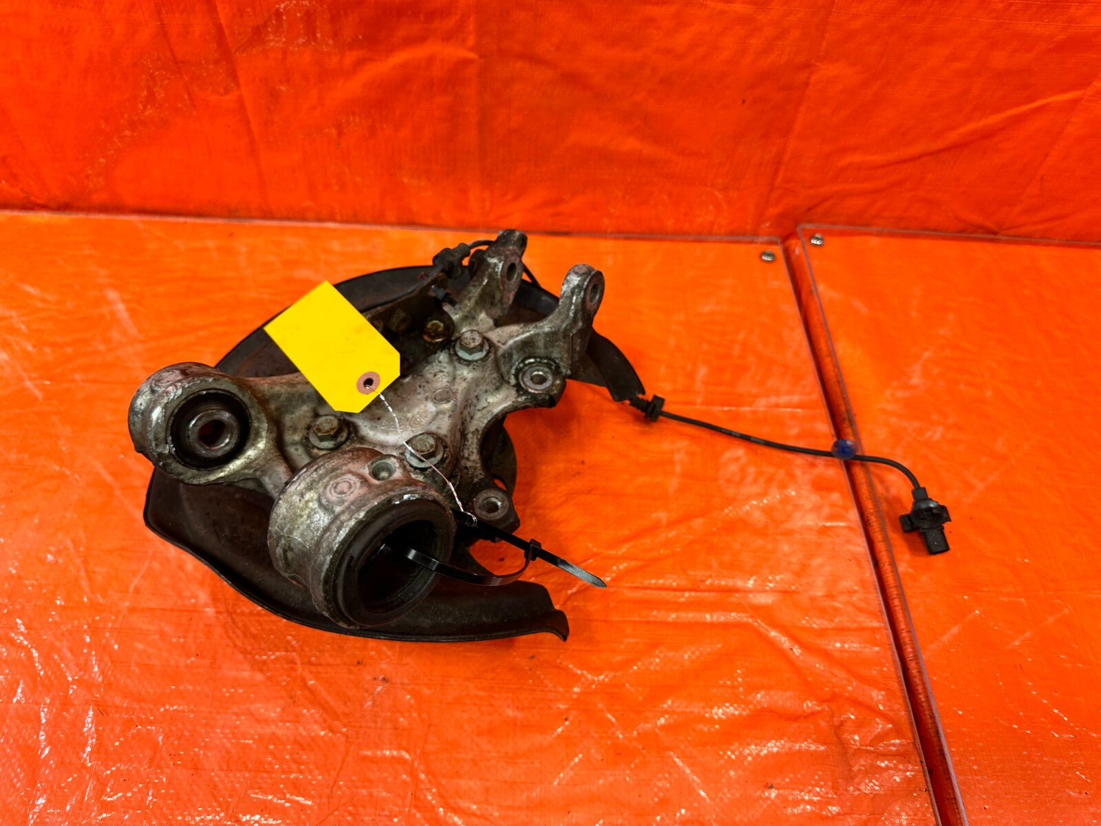06 11 HONDA CIVIC SI   PASSENGER RIGHT REAR   SPINDLE KNUCKLE HUB   OEM #26412