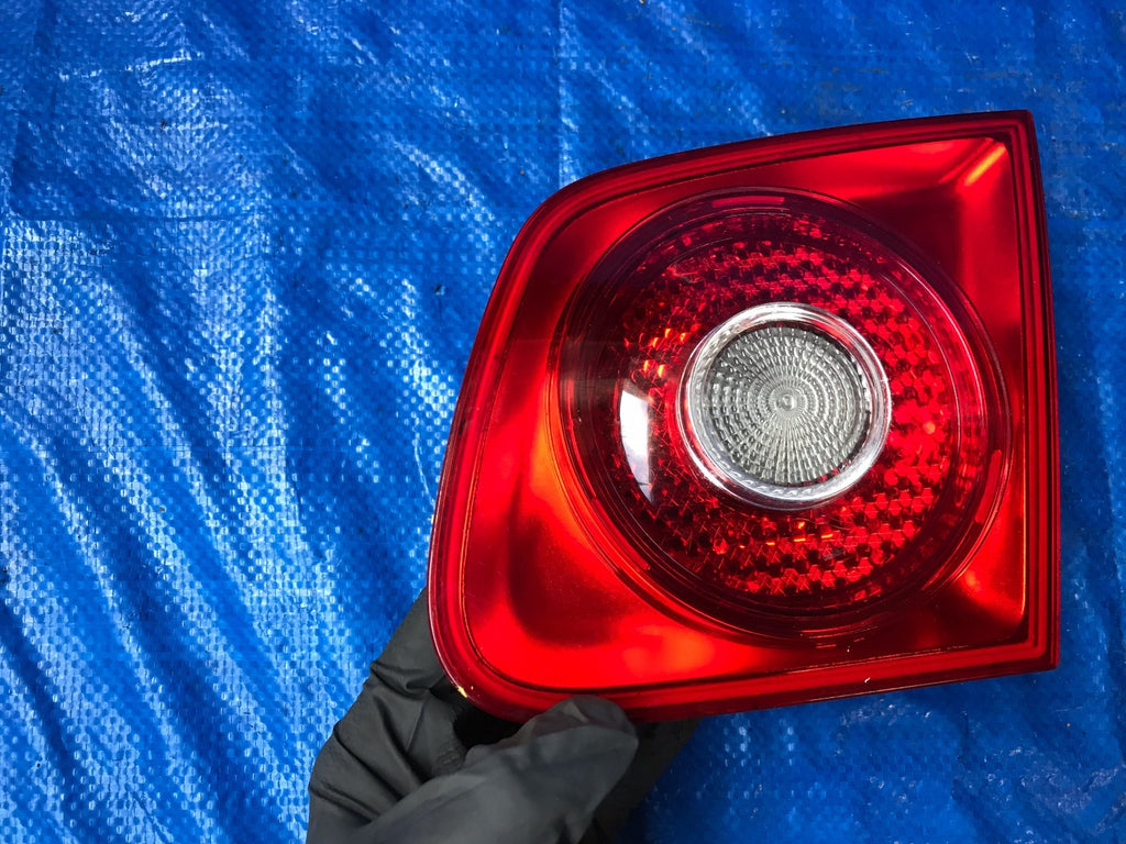 OEM 2005 2006 2007 05 06 07 VOLKSWAGEN JETTA PASSENGER RIGHT TAIL LIGHT 3A1