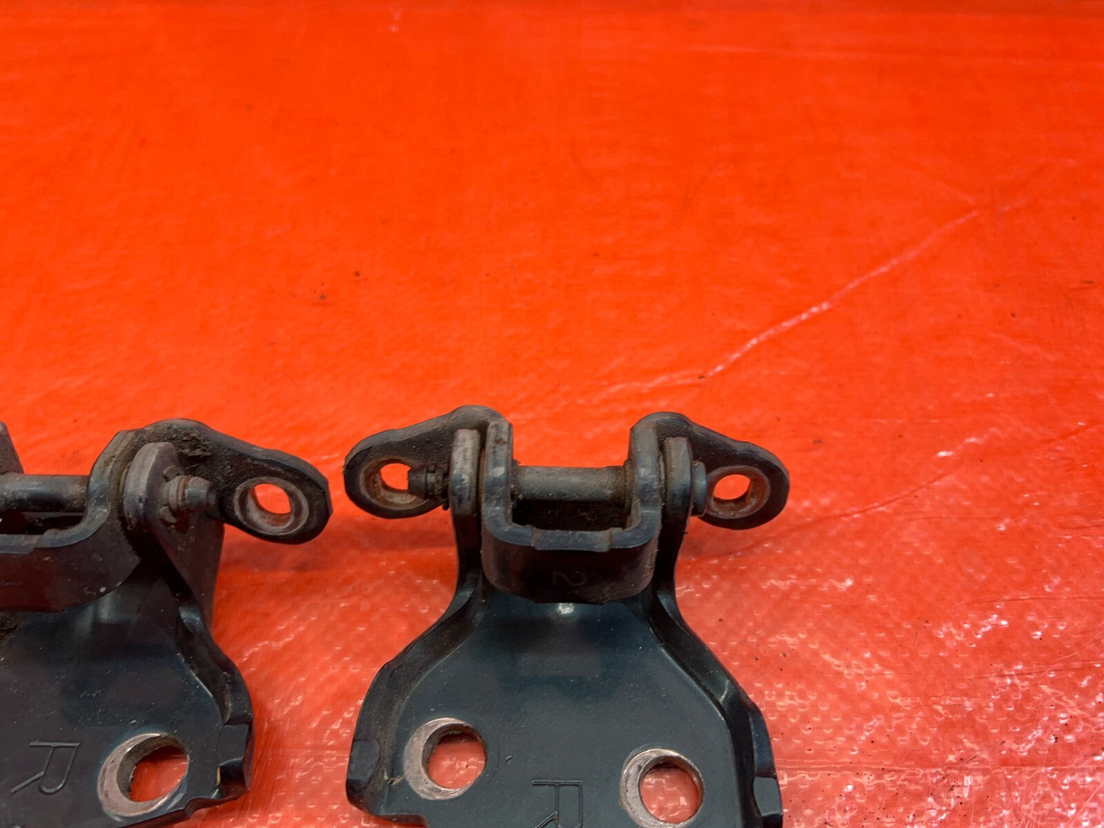 90 01 ACURA INTEGRA SEDAN   RIGHT REAR DOOR HINGE SET   UPPER & LOWER   OEM #1615