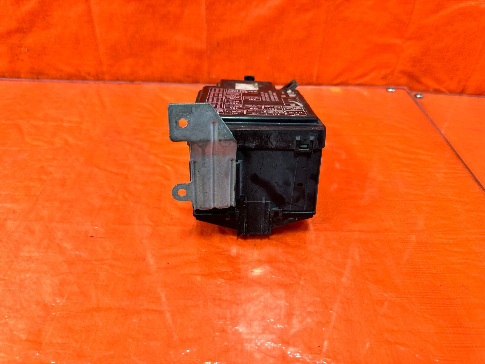 94 97 ACURA INTEGRA   EXTERIOR ENGINE BAY FUSE BOX PANEL   OEM FACTORY OE #2746
