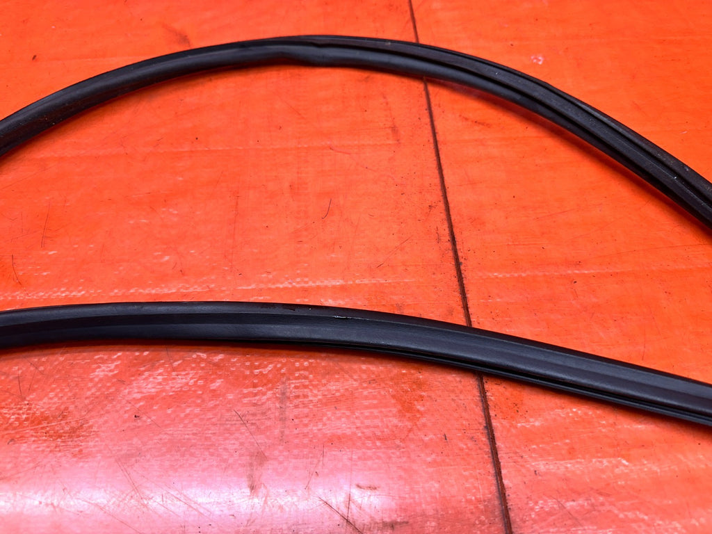 1994-2001 ACURA INTEGRA 2D PASSENGER RIGHT DOOR WEATHERSTRIP SEAL OEM #3497