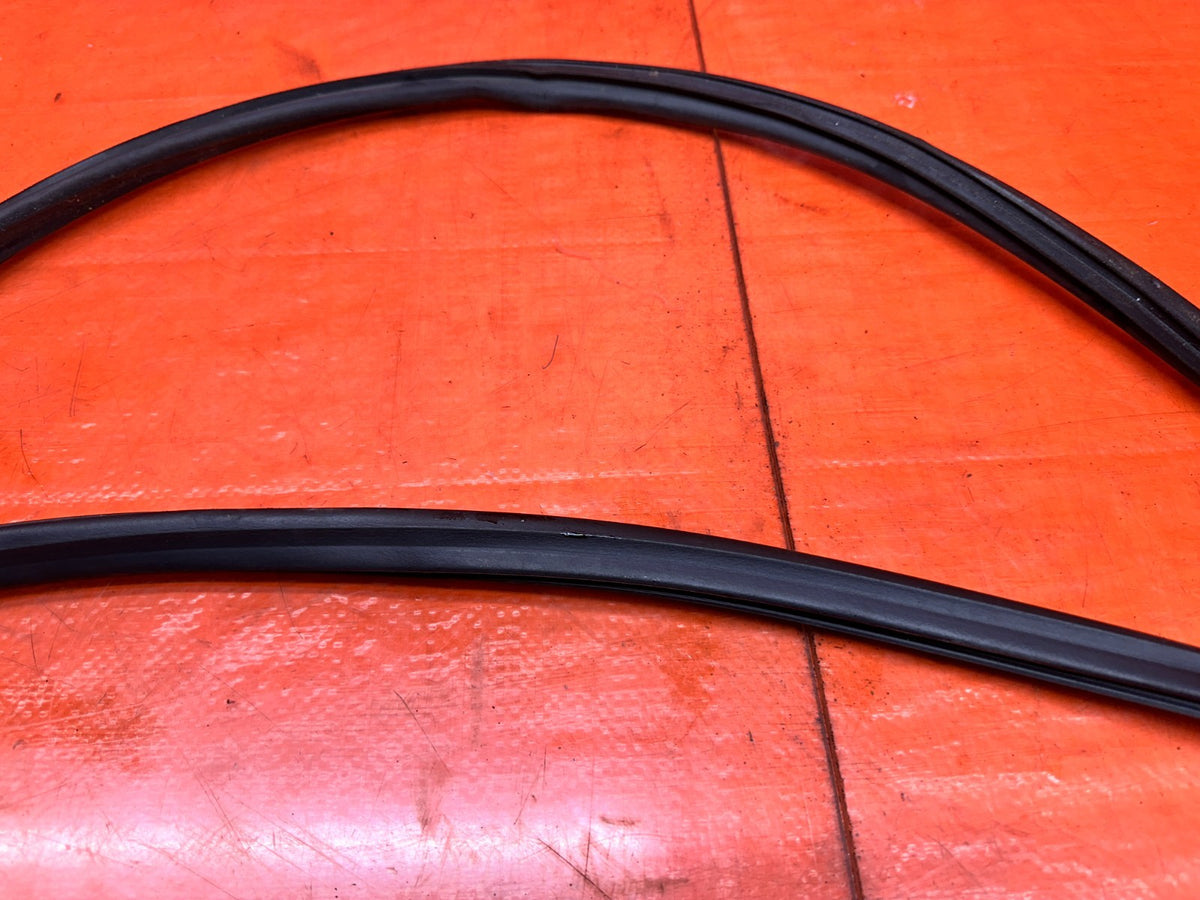 1994-2001 ACURA INTEGRA 2D PASSENGER RIGHT DOOR WEATHERSTRIP SEAL OEM #3497