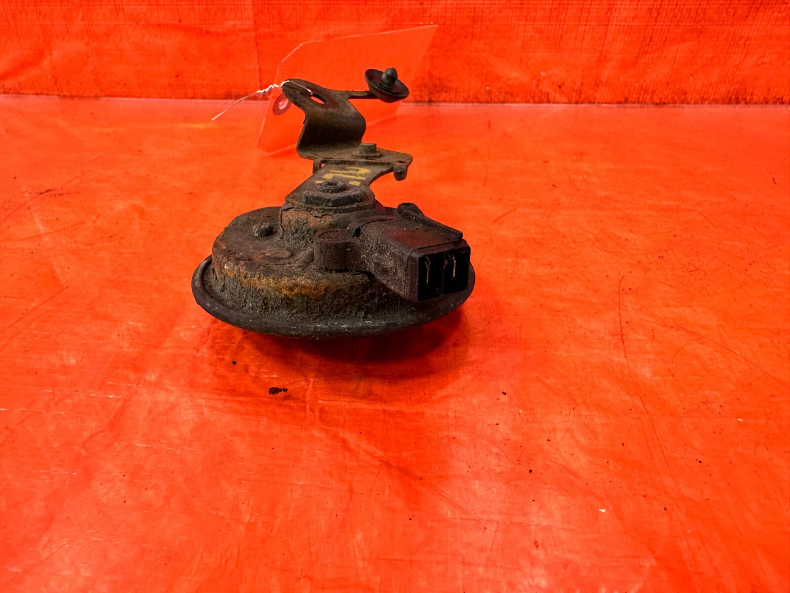 92 00 LEXUS SC300   LOW NOTE / ALARM SIGNAL HORN   OEM FACTORY #2767