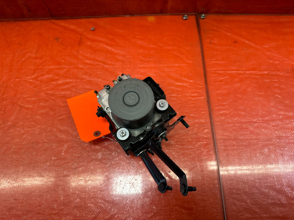 2017 17 INFINITI Q50 ABS CONTROL MODULE BRAKE PUMP   PART # 47660 4GH1A   #2425
