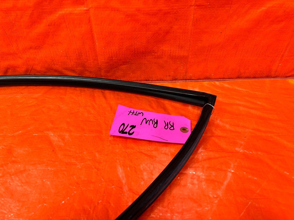 06 11 CIVIC 4D SEDAN   PASSENGER RIGHT REAR WEATHER STRIP RUN CHANNEL OEM #2706