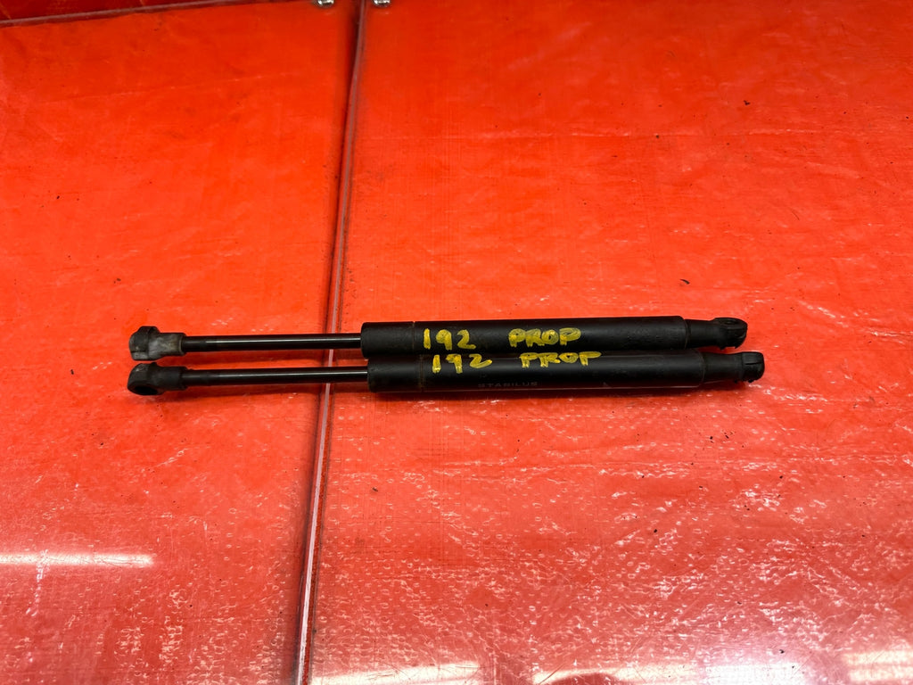 07 10 INFINITI G35 G37 SEDAN   LEFT AND RIGHT REAR TRUNK SHOCKS   OEM #1920
