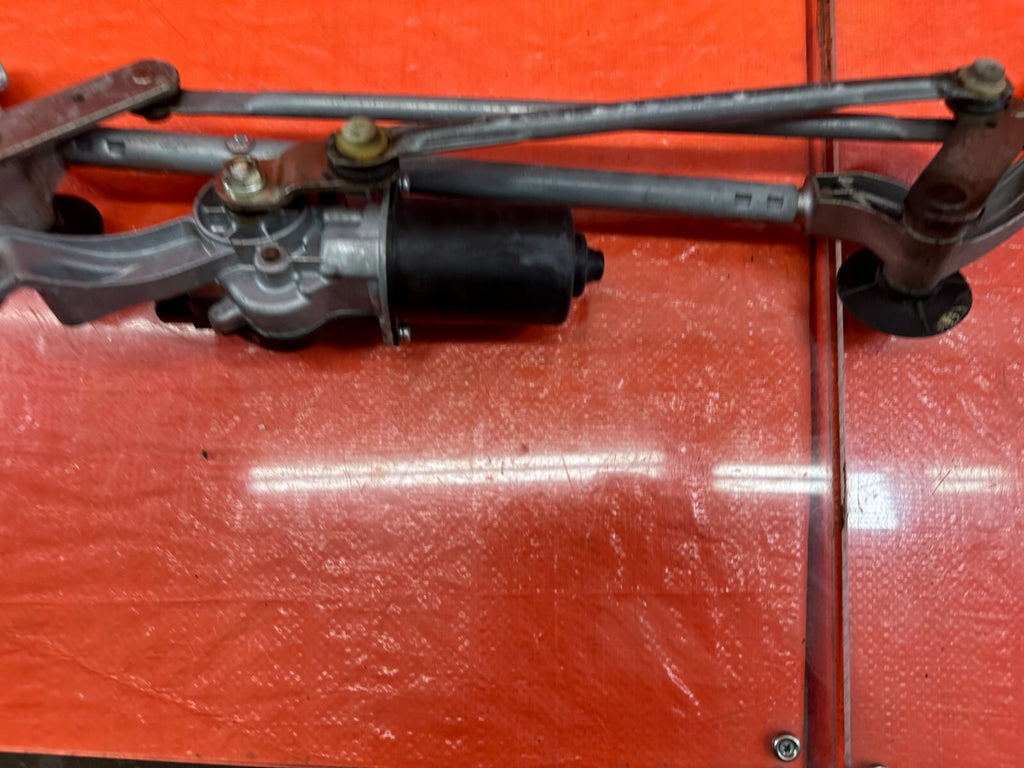 08 15 INFINITI G37 & Q60    2D COUPE   WINDSHIELD WIPER MOTOR W/ LINKAGE OEM 2326