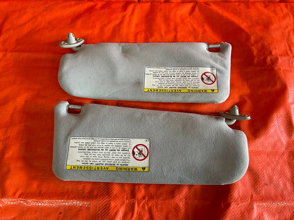 03 05 TOYOTA CELICA GT & GT S   W/ SUNROOF MODEL   SUN VISOR SET   VISORS   OEM0