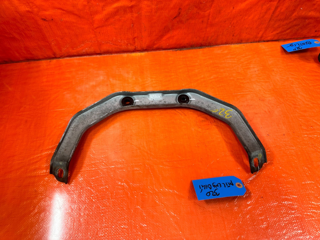 08 15 INFINITI G37 & Q60 COUPE   EXHAUST MANIFOLD BRACE BRACKET   OEM #3205