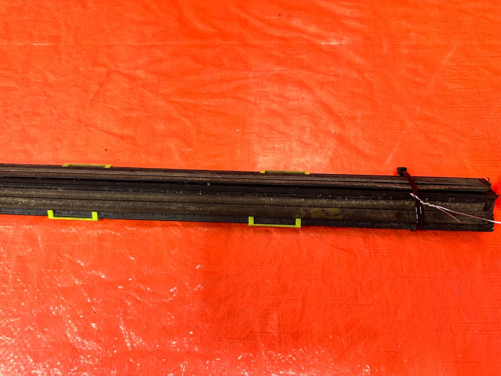 96 00 HONDA CIVIC COUPE HATCH EXTERIOR DOOR WINDOW GLASS TRIM SET LEFT RIGHT 2852
