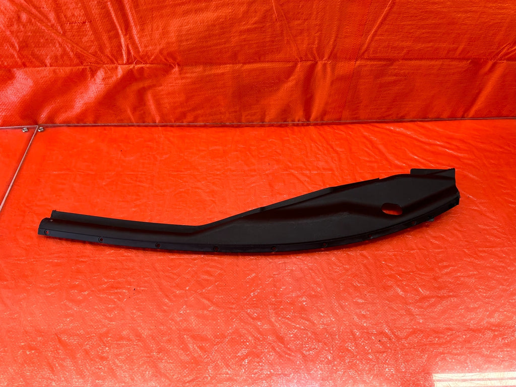 14 20 INFINITI Q50   PASSENGER RIGHT FENDER HOOD SEAL LEDGE TRIM COVER OEM #1850