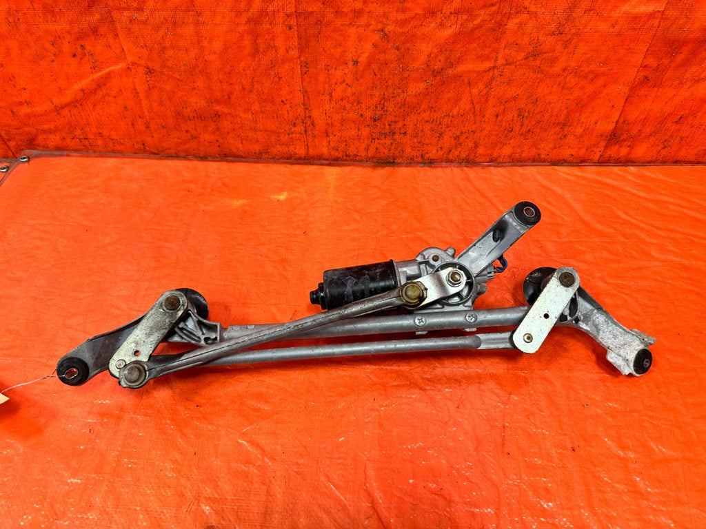 08 15 INFINITI G37 & Q60    2D COUPE   WINDSHIELD WIPER MOTOR W/ LINKAGE OEM 3287