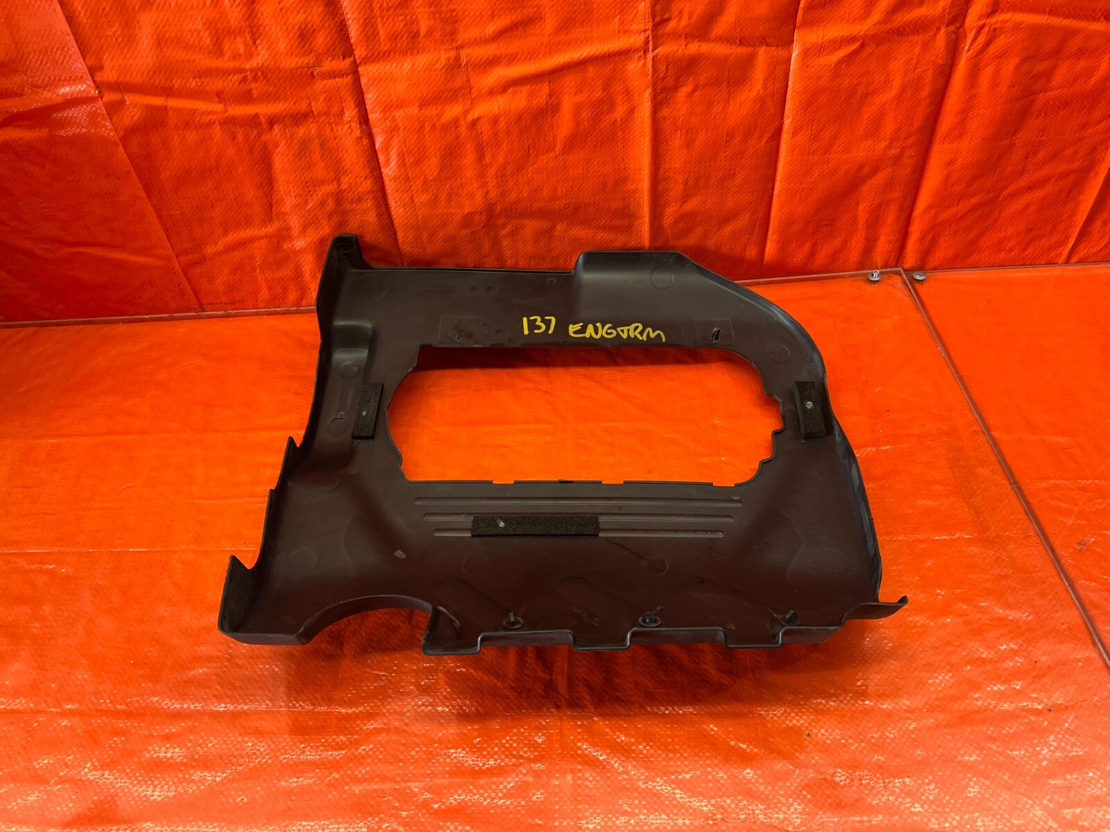 04 06 ACURA TL   ENGINE INTAKE MANIFOLD TRIM PLASTIC SHROUD   OEM FACTORY #1379