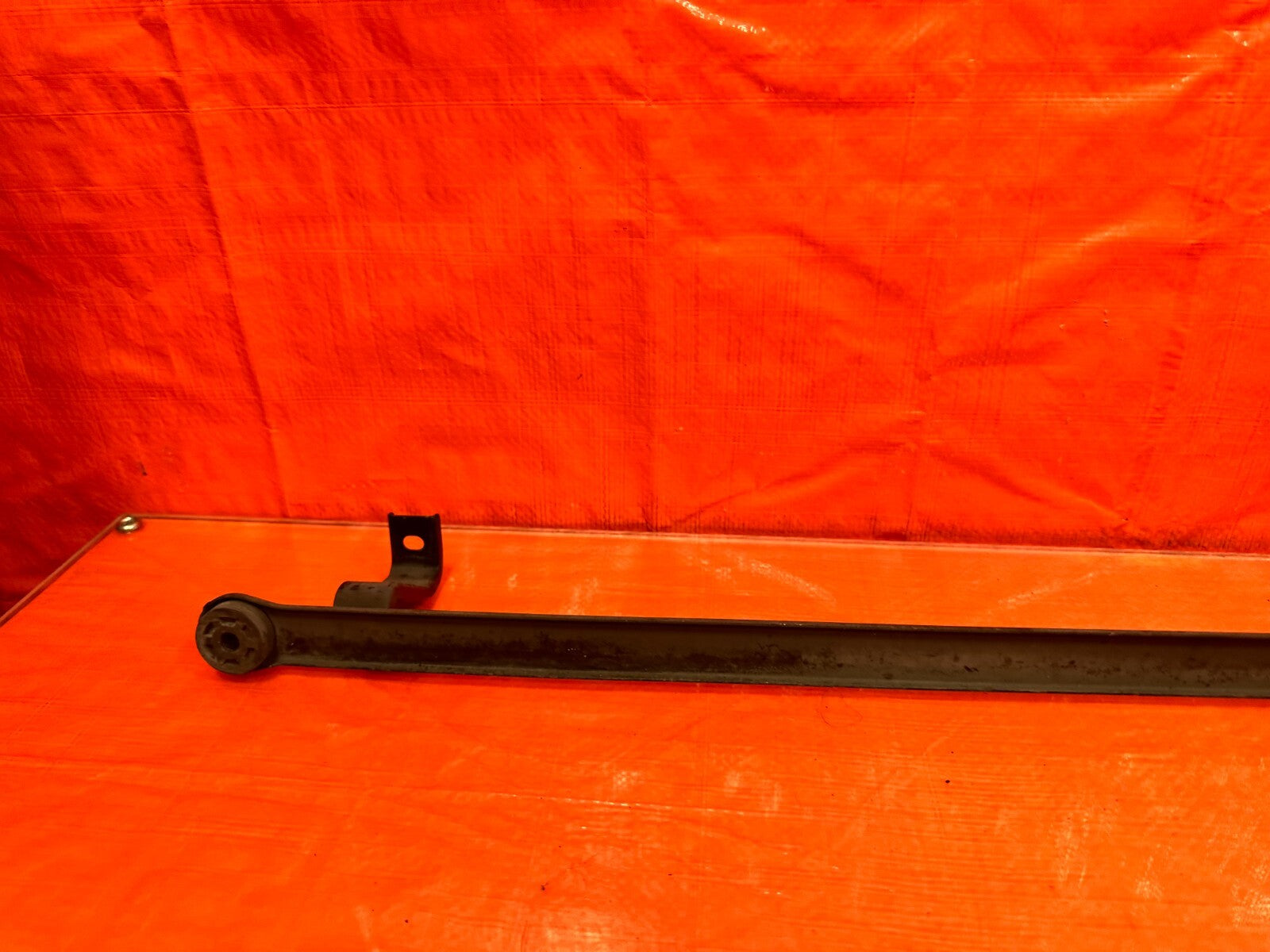 94 01 ACURA INTEGRA   AC CONDENSER ASSEMBLY MOUNTING BRACKET BAR MOUNT OEM #2686